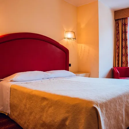 Panoramic Torre Della Vittoria 호텔 페라라