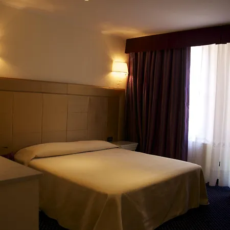 Panoramic Torre Della Vittoria 3* 페라라