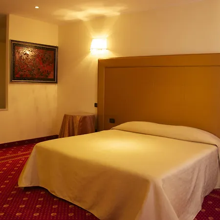 호텔 Panoramic Torre Della Vittoria 3*