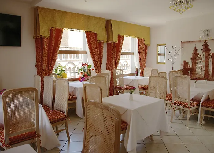 The Dome - Panoramic * Ferrara