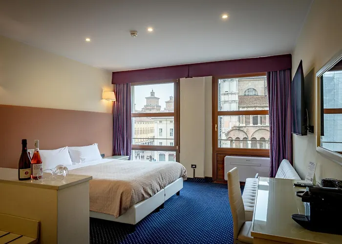 The Dome - Panoramic * Ferrara