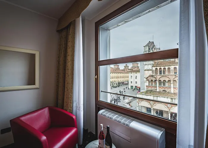 The Dome - Panoramic * Ferrara