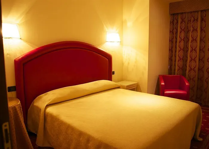 The Dome - Panoramic * Ferrara